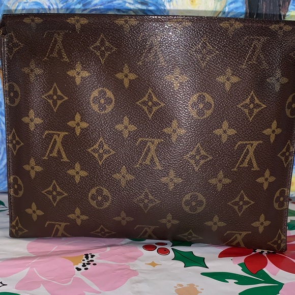 Louis VuittonMonogram CanvassToiletPouch 26 - Picture 2 of 16